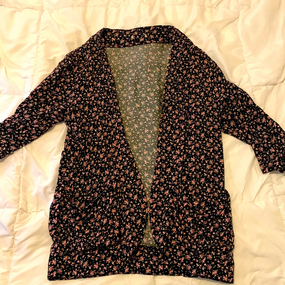 Forever 21 floral blazer with pockets. 3/4 sleeve
